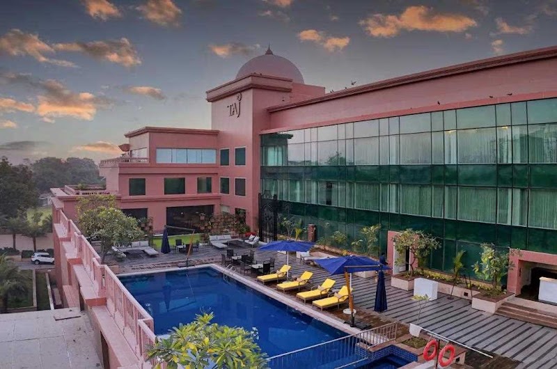 Taj, Agra — Hotels & Accommodation in Agra