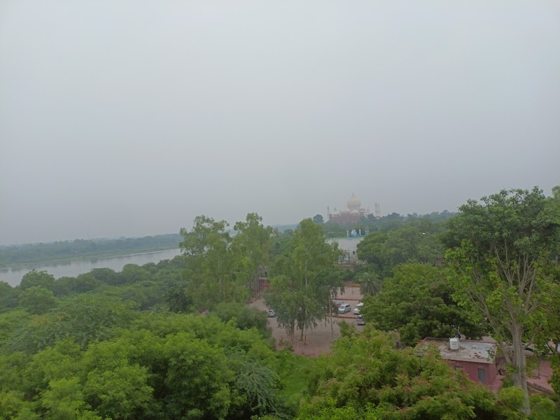 SheeshMahal Garden — Parks & Nature in Agra