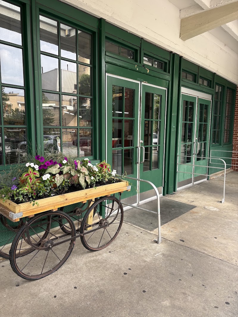 The Municipal Market — Street Food in Atlanta
