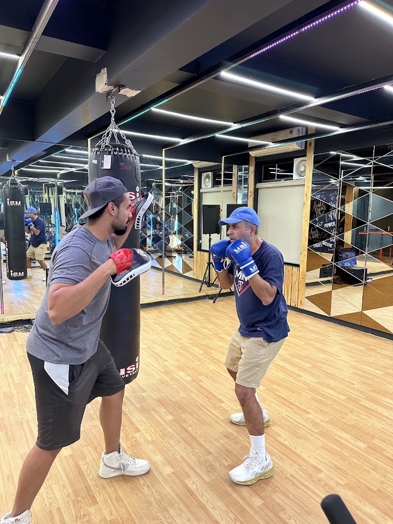 RHINOS GYM AGRA — Gyms & Fitness in Agra