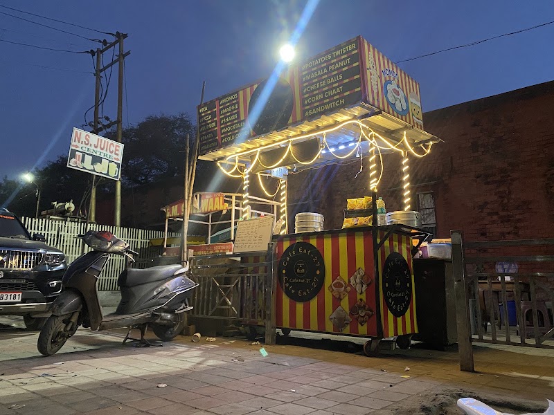 EAT 27 CAFE โ Street Food in Agra