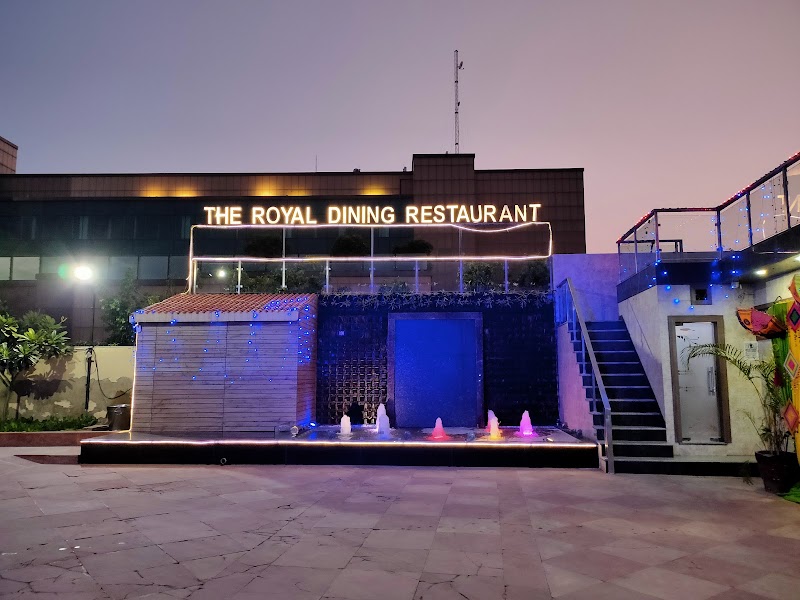 THE ROYAL DINING RESTAURANT — Restaurants & Food in Agra