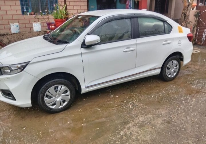 Point to taxi service & one way cab — Car Rentals in Agra